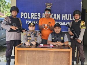 Pria Ini Tak Berkutik Pada Saat Ditangkap Unit Reskrim Polsek Kunto Darussalam