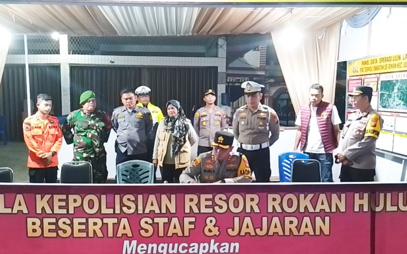 Kapolres Rokan Hulu AKBP Budi Setiyono SIK MH Monitoring Pengamanan Gereja Malam Ibadah Natal 2024 dan Pos Pam Nataru