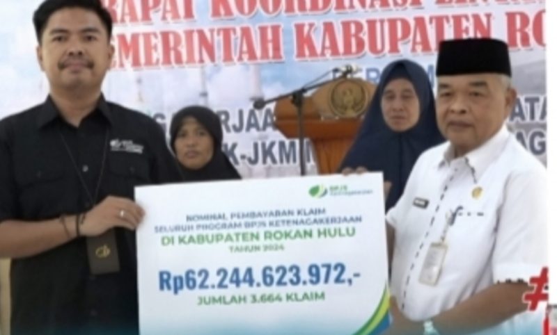 Penyerahan Bantuan Klaim Asuransi BPJS Ketenagakerjaan kepada 22 Ahli Waris di Rokan Hulu