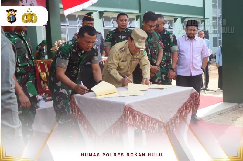 Pemerintah Kabupaten Rokan Hulu Serahkan Gedung Makodim kepada Korem 031/Wira Bima