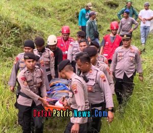 Polres Klaten Berhasil Evakuasi Mahasiswa UNY yang Terjatuh ke Jurang di Gunung Merapi