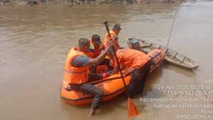 Diduga Tenggelam di Sungai Sosa Desa Pekan Tebih, Bocah 10 Tahun Belum Ditemukan