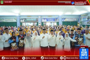 Bupati Rohul H. Anton Pimpin Pelepasan 445 Jamaah Calon Haji Kloter 9 Embarkasi Batam