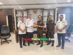 Ketua DPD APDESI Riau Audiensi dengan Kajati: Bahas Sinergi Program Jaga Desa dan Penguatan Tata Kelola Pemerintahan Desa
