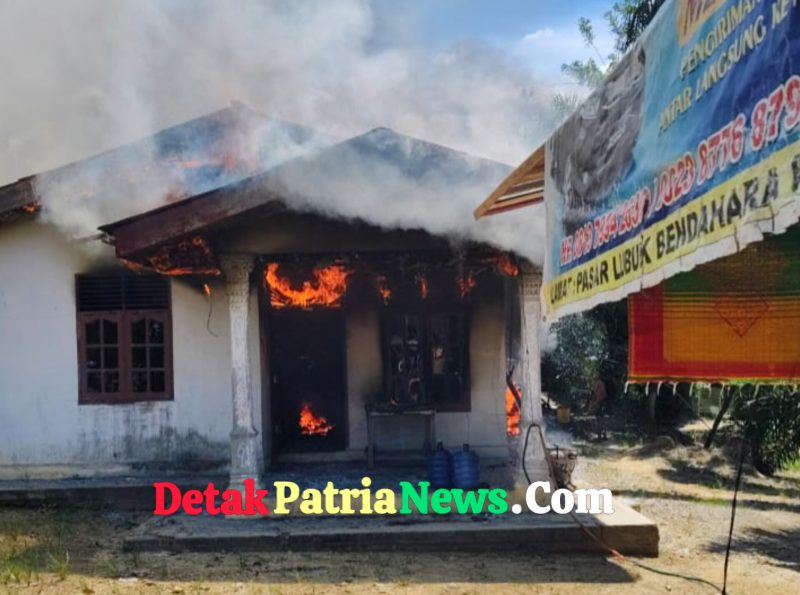 Kebakaran di Lubuk Bendahara Hanguskan Rumah Warga, Kerugian Capai Rp 200 Juta