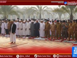 Shalat Istisqa’ Digelar di Rokan Hulu, Harapan Hujan di Tengah Kepungan Kabut Asap