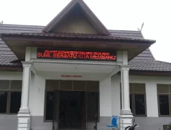 Kades Teluk Sono Dinilai Tebang Pilih: Perangkat Desa Mangkir Bulan-Bulan Tetap Digaji