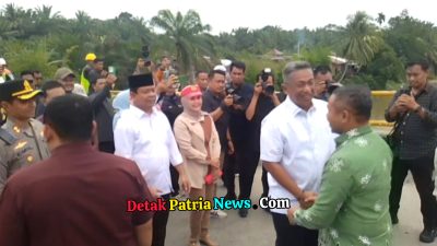 Jembatan Ujung Batu Rohul Hampir Rampung, Gubri Abdul Wahid Tinjau Langsung Progres Pengerjaan