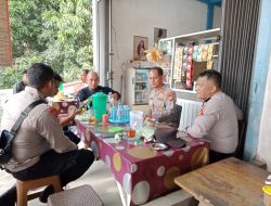 Pererat Kemitraan dan Jaga Kamtibmas, Polsek Kabun Gelar Jumat Curhat Bersama Warga di Desa Kabun