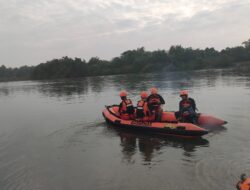Pria Asal Bandung Tenggelam di Sungai Kampar, Pencarian Hari Kedua Masih Berlangsung