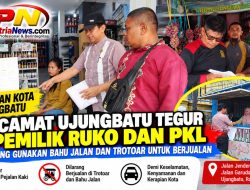 Camat Ujungbatu Tertibkan Ruko dan PKL di Jalan Sudirman